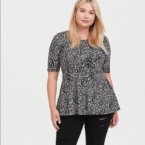 Torrid Black White Leopard Print 3/4 Sleeve Tunic Top Peplum Blouse Size 2, 2X